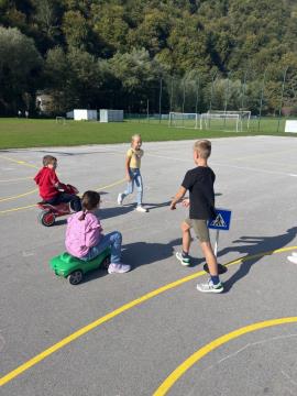 Varno v vrtec in solo  (1)